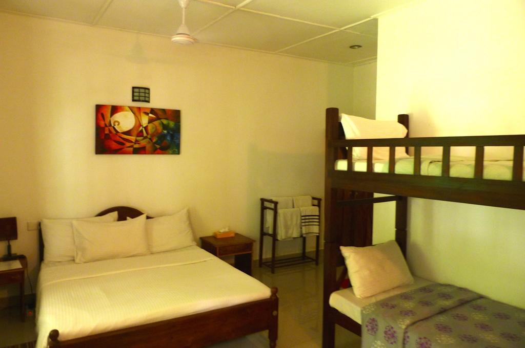 Fire Dragon Hideaway Hotel Негомбо Екстериор снимка