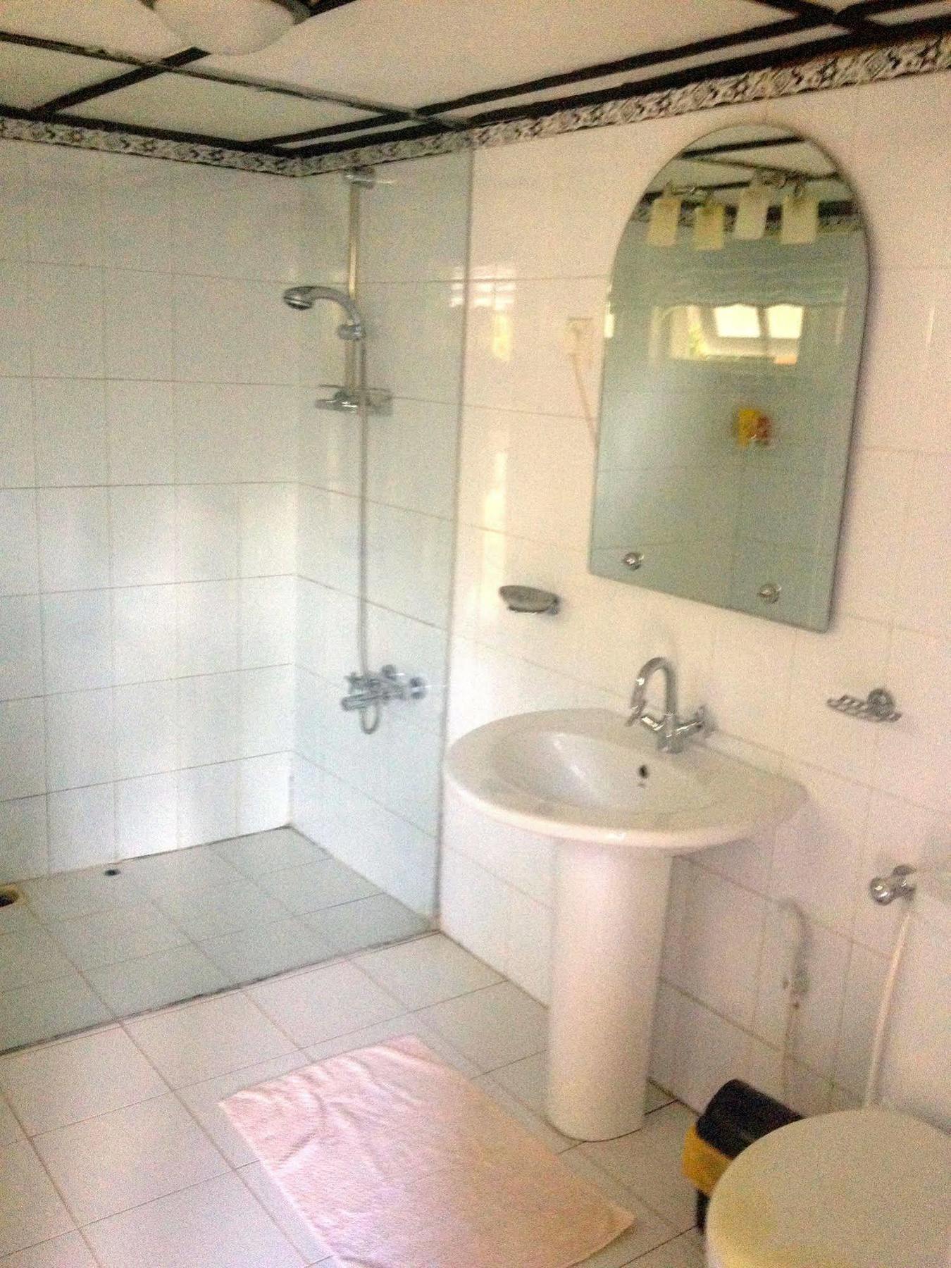 Fire Dragon Hideaway Hotel Негомбо Екстериор снимка